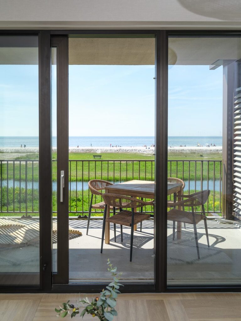 cover_20250430-DickRuumpolFotografie-MarinaPark_Beach_Resort_Soal-LR-074